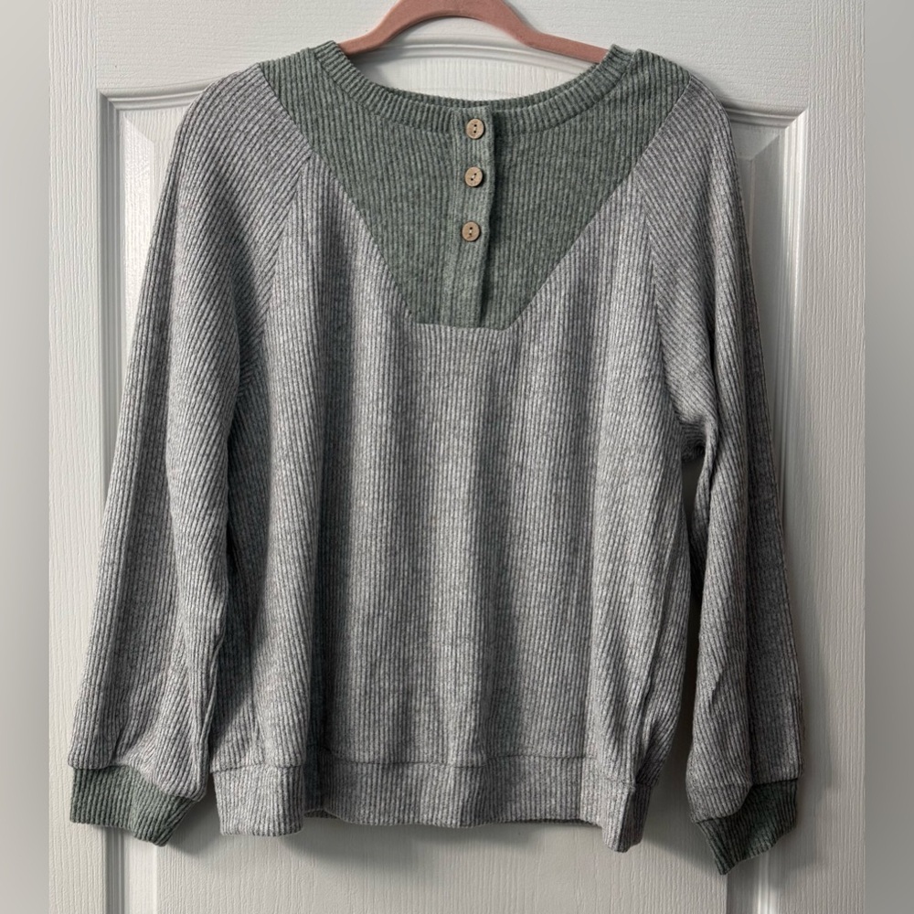 EVALESS Long Sleeve Patchwork Button Up V Neck Casual Pullover Top - Picture 10 of 14